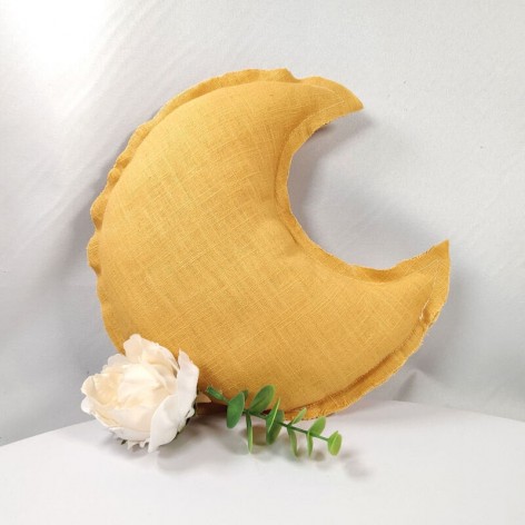 coussin lune murale moutarde, chambre bébé moutarde